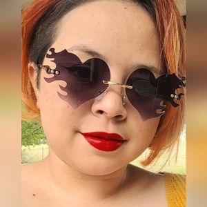 SUNGLASSES VERY SOON !! 🥰